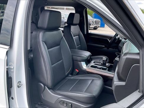 Used 2024 GMC Sierra 1500 SLT w/ SLT Premium Package image 9