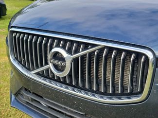 Used 2018 Volvo XC60 T5 Inscription w/ Convenience Package video 3