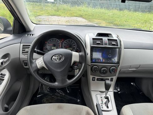 Used 2013 Toyota Corolla LE FWD image 21