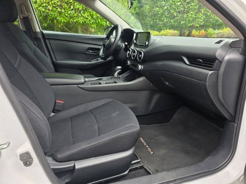 Used 2024 Nissan Sentra S FWD image 29