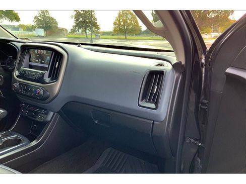 Used 2017 Chevrolet Colorado Z71 image 17