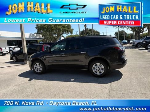 Used 2017 Chevrolet Traverse LS FWD image 5