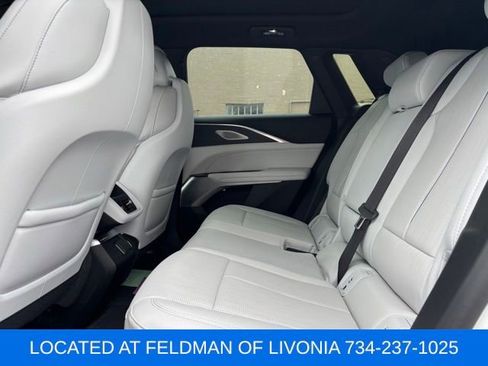 Used 2024 Cadillac Lyriq Luxury AWD/4WD image 9