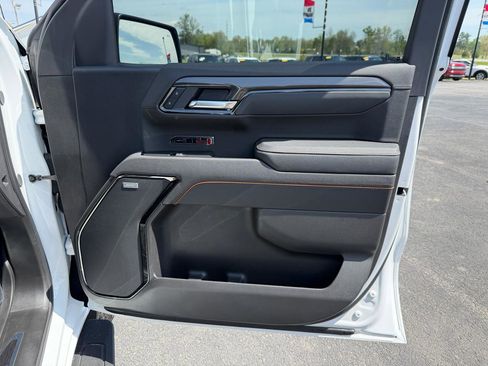 Used 2025 GMC Sierra 1500 AT4 w/ AT4 Premium Package image 25