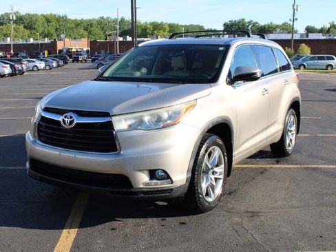 Used 2014 Toyota Highlander Limited AWD/4WD image 2