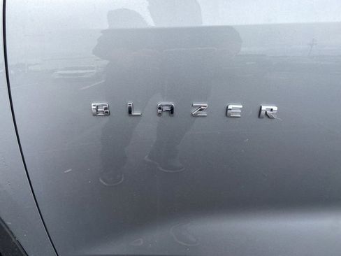 Used 2025 Chevrolet Blazer LT AWD/4WD image 11