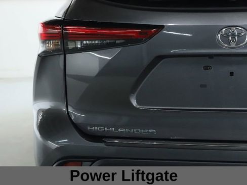 Used 2023 Toyota Highlander Limited image 18