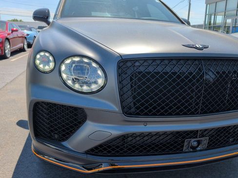 Used 2025 Bentley Bentayga AWD/4WD image 16
