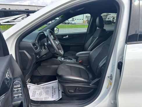 Used 2023 Ford Escape ST-Line AWD/4WD image 9