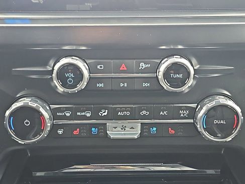 New 2026 Ford F250 Lariat w/ Black Appearance Package image 20