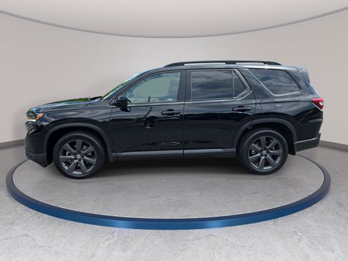 Used 2025 Honda Pilot Sport image 8