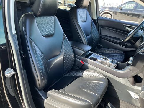 Used 2023 Ford Edge Titanium AWD/4WD image 8