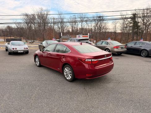 Used 2013 Lexus ES 300h image 4