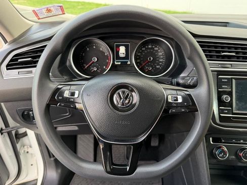 Used 2018 Volkswagen Tiguan S image 25