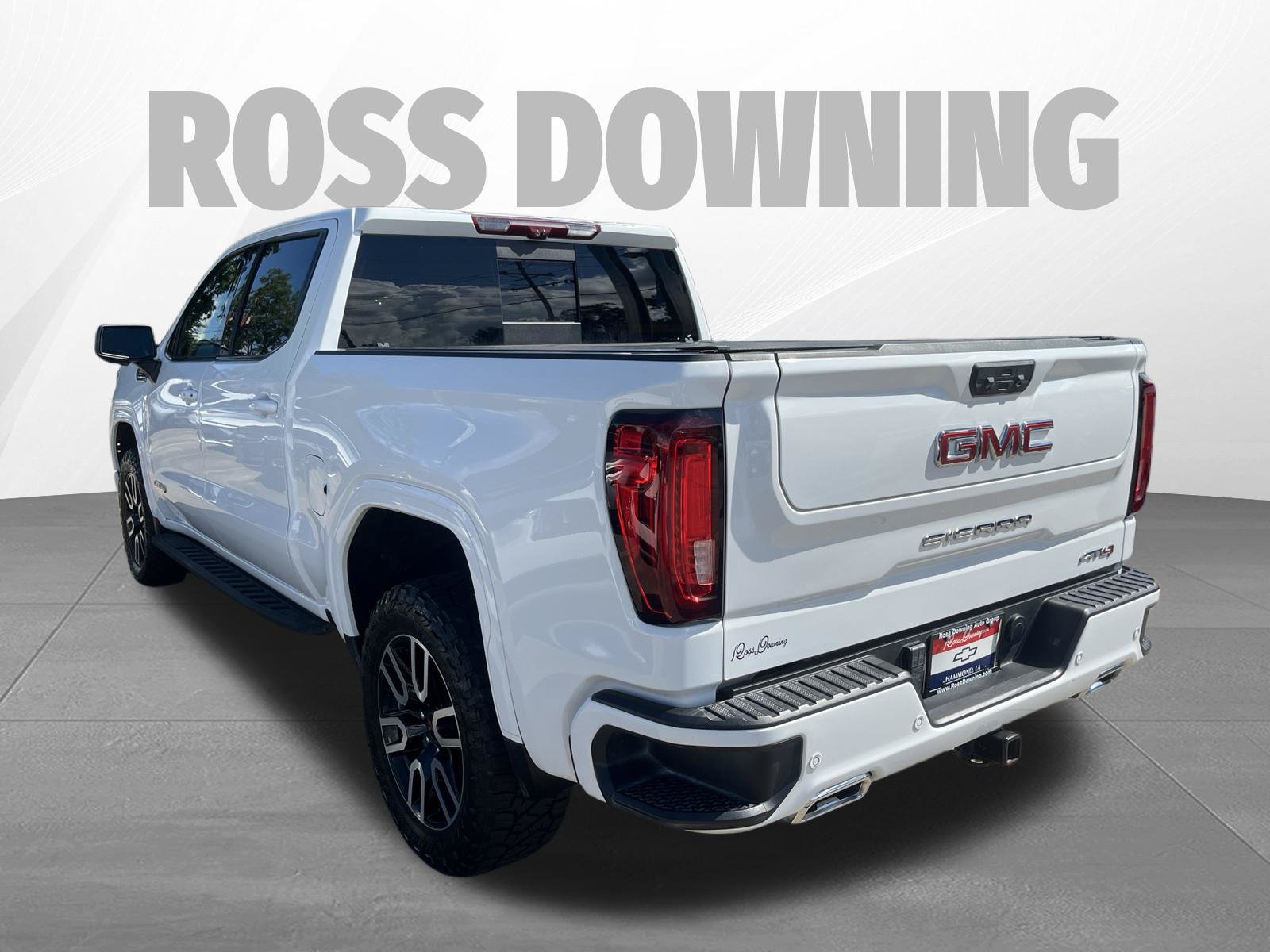 Used 2025 GMC Sierra 1500 AT4 w/ AT4 Premium Package AWD/4WD image 6