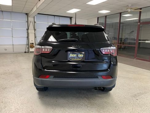 Used 2020 Jeep Compass Latitude FWD image 6