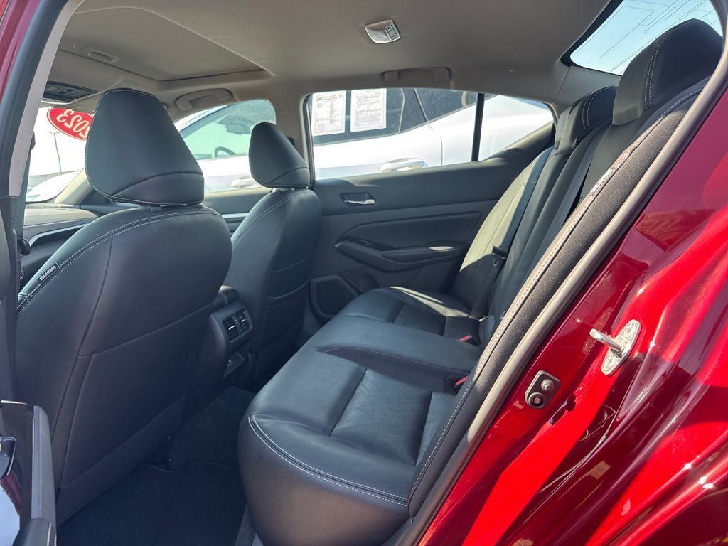 Used 2023 Nissan Altima 2.5 SL FWD image 9