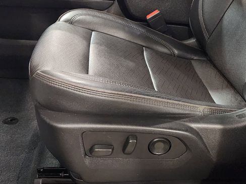 Used 2023 Chevrolet Suburban High Country image 46