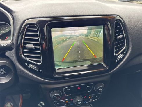 Used 2019 Jeep Compass Limited image 13