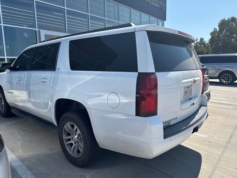 Used 2020 Chevrolet Suburban LT RWD image 4
