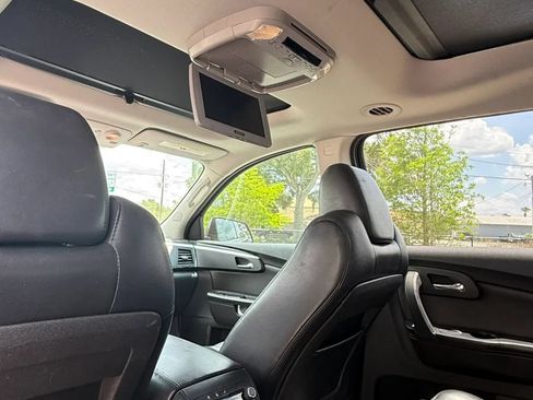 Used 2011 Chevrolet Traverse LT w/ Personal Connectivity Package FWD image 17