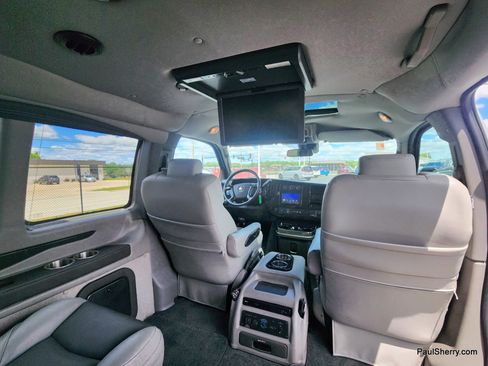 Used 2020 Chevrolet Express 2500 w/ Enhanced Convenience Package RWD image 55