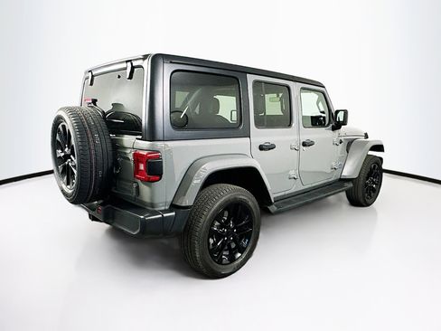 Used 2022 Jeep Wrangler Unlimited Sahara w/ Cold Weather Group AWD/4WD image 9
