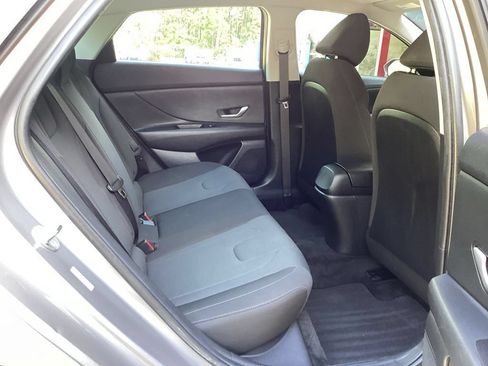 Used 2023 Hyundai Elantra SE FWD image 37