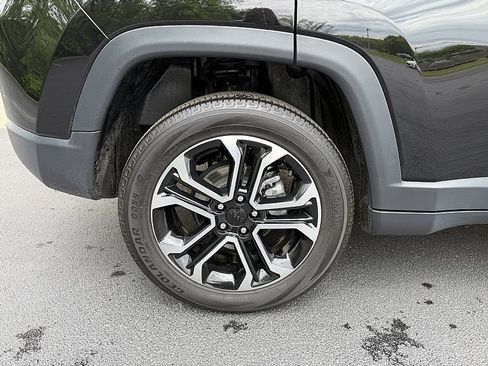 Used 2024 Jeep Compass Limited w/ Sun and Sound Group AWD/4WD image 8