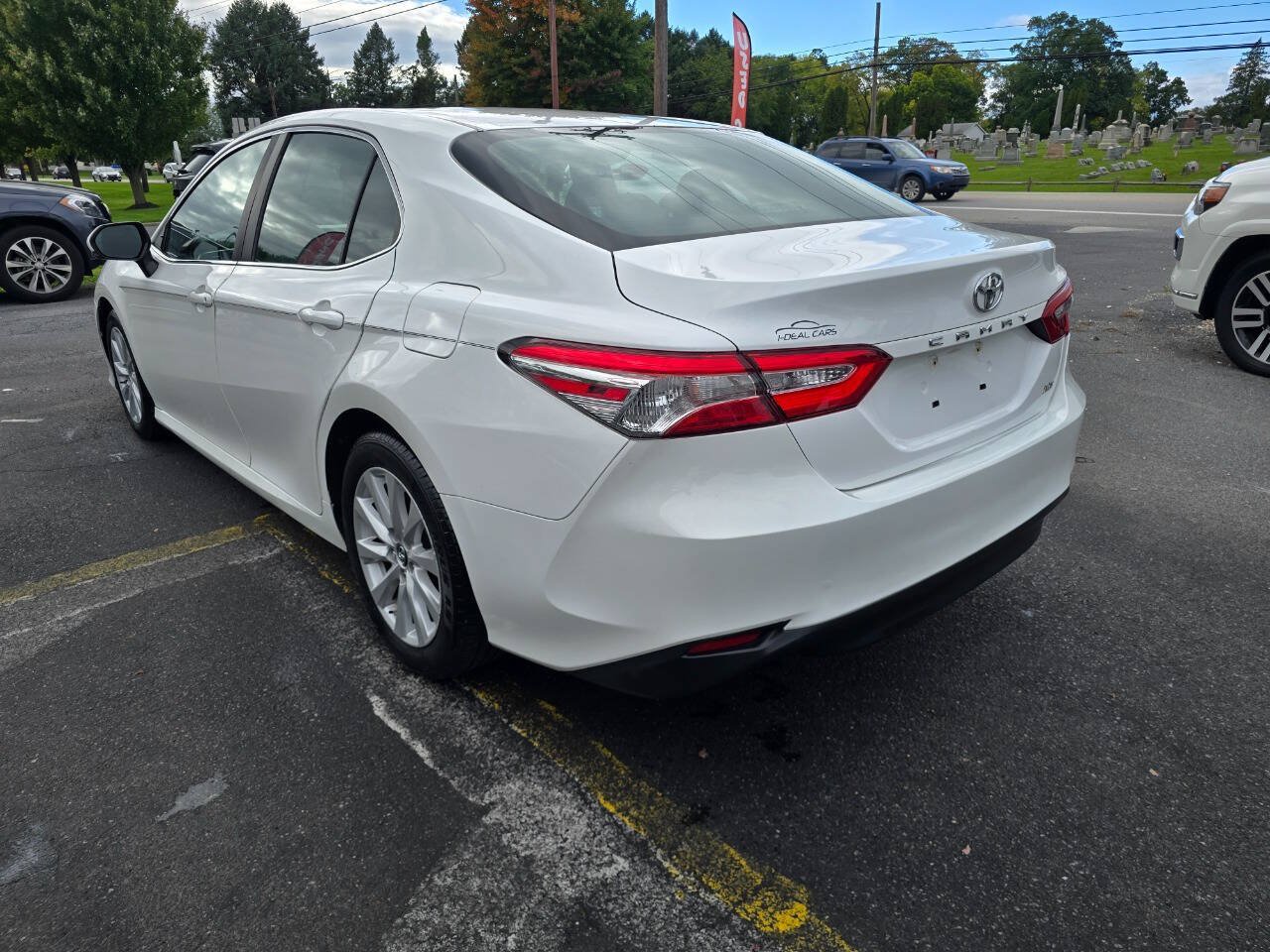Used 2018 Toyota Camry LE w/ Convenience Package FWD image 5