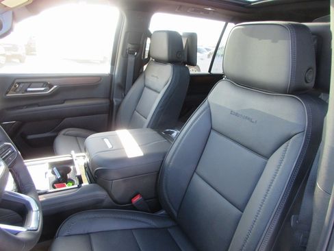 New 2026 GMC Yukon XL Denali image 13