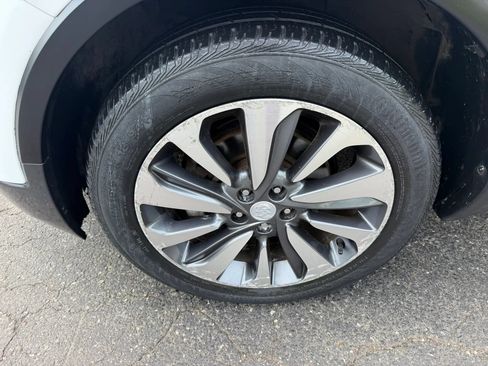 Used 2019 Buick Encore Essence AWD/4WD image 9
