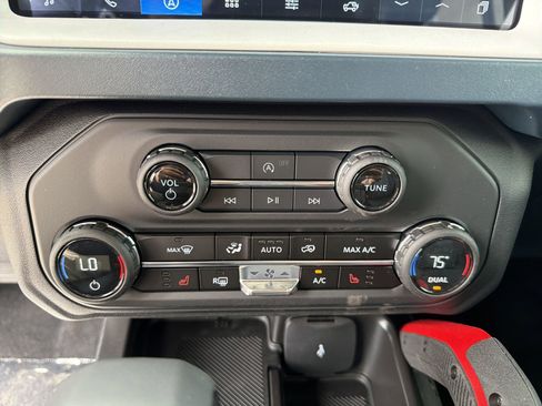 New 2026 Ford Bronco Heritage Edition AWD/4WD image 8