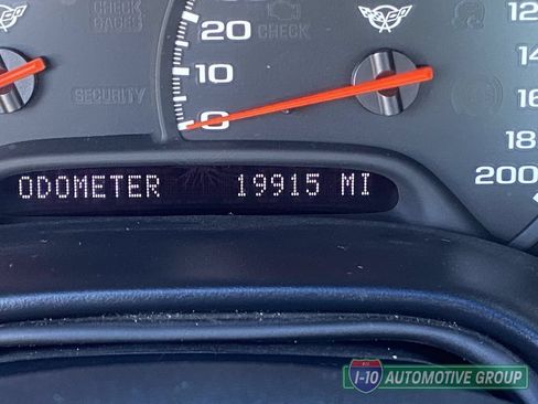 Used 2001 Chevrolet Corvette Convertible w/ Preferred Equipment Group2 RWD image 30