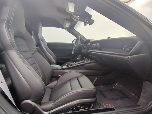 Certified 2025 Porsche 911 Targa 4 GTS AWD/4WD image 23