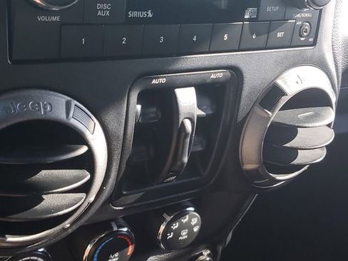 Used 2013 Jeep Wrangler Unlimited Sport image 17