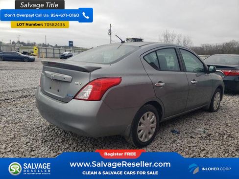 Used 2013 Nissan Versa SV FWD image 4