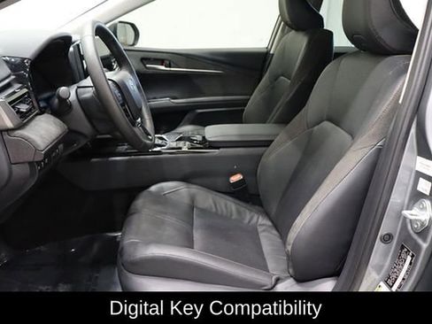 Used 2025 Toyota Camry XLE FWD image 10