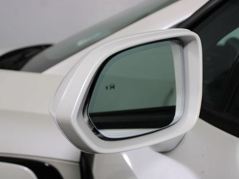 Used 2024 Chevrolet Blazer EV LT AWD/4WD image 39