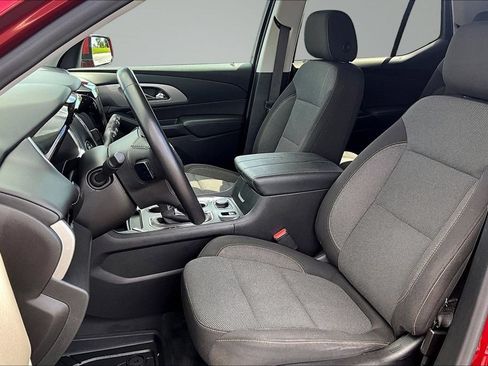 Used 2021 Chevrolet Traverse LT FWD image 25