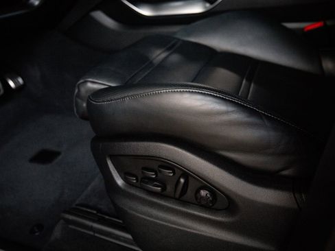 Certified 2023 Porsche Cayenne Turbo AWD/4WD image 14