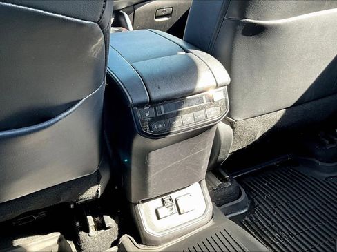 Used 2021 Toyota Highlander Platinum image 33