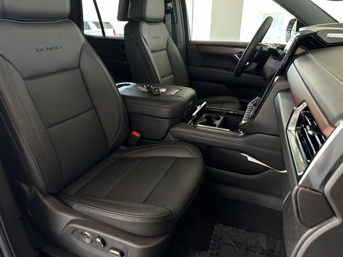 New 2026 GMC Yukon Denali w/ Advanced Technology Package AWD/4WD image 17