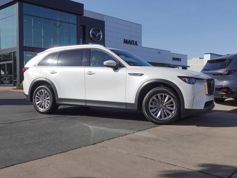 Used 2024 MAZDA CX-90 Plug-In Hybrid w/ Preferred image 4