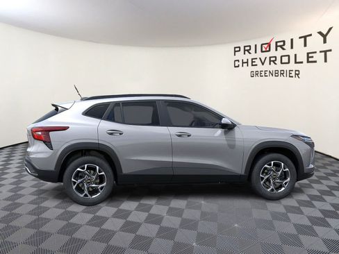 New 2026 Chevrolet Trax LT FWD image 5