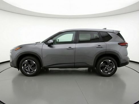 Used 2025 Nissan Rogue SV image 5