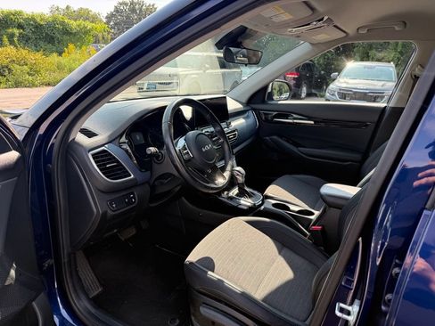 Used 2023 Kia Seltos S w/ Navigation Package AWD/4WD image 7