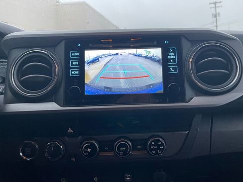 Used 2016 Toyota Tacoma TRD Off-Road w/ Towing Package image 8