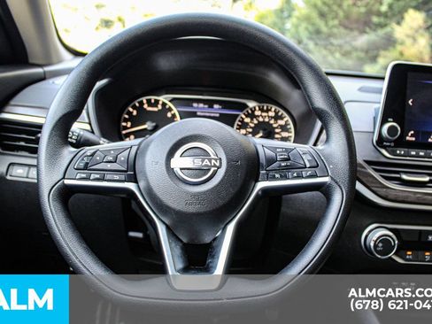 Used 2025 Nissan Altima 2.5 SV FWD image 22