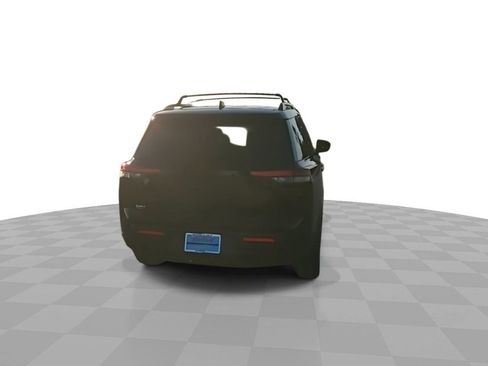 Used 2022 Nissan Pathfinder SV w/ SV Premium Package image 7